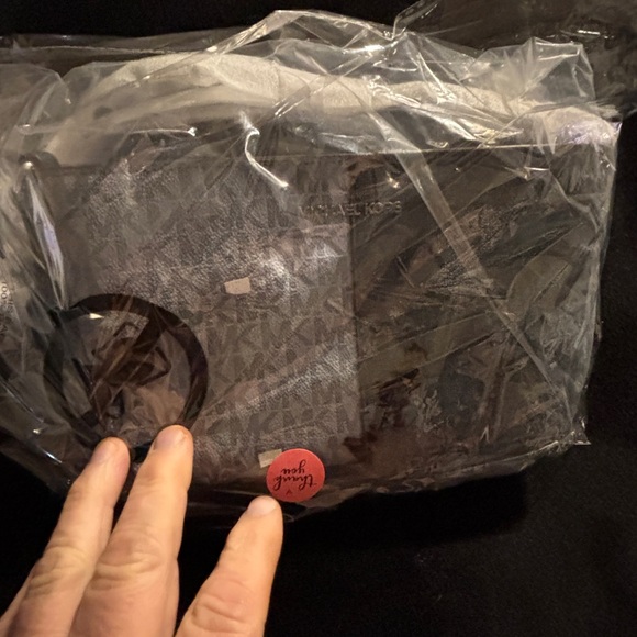 Michael Kors Jet Set Travel SM Top zip Crossbody Bag. ( Navy Multi ) New - Picture 16 of 16